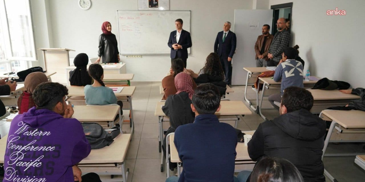 Üniversiteliye 13 bin lira verecek: Şartları belli oldu universiteliye 13 bin lira verecek sartlari belli oldu I2pke8KM