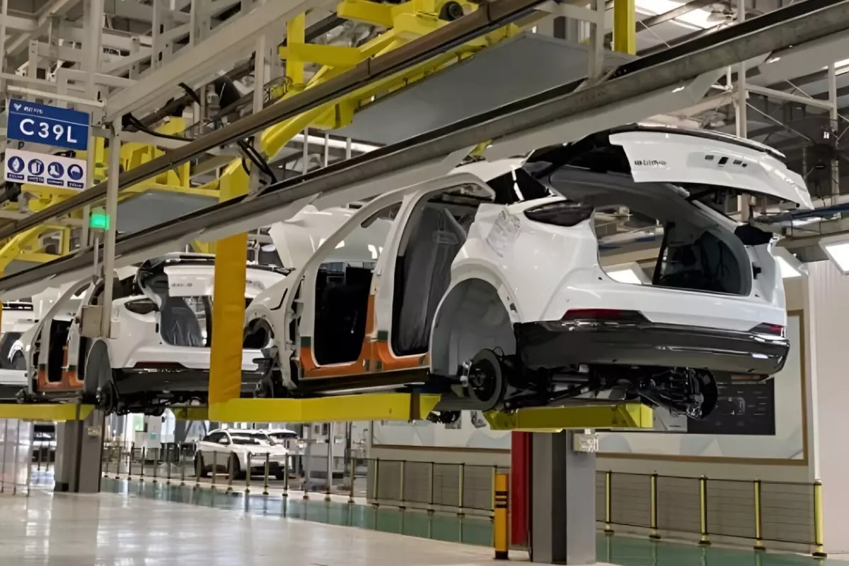 binlerce calisani bulunan otomotiv devi iflas bayragini cekti cQwjrgT2.jpg