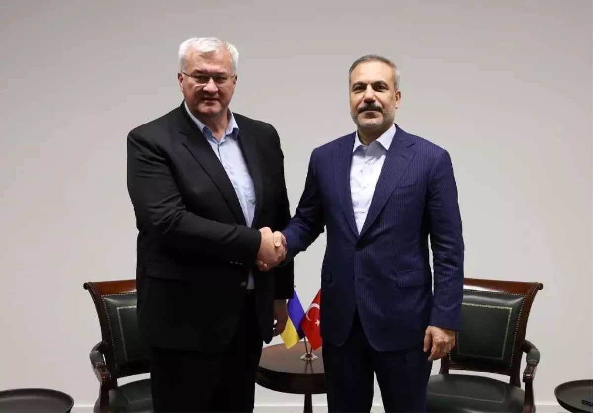 fidan ve sybiha luksemburgda gorustu w2Fyg61k.jpg