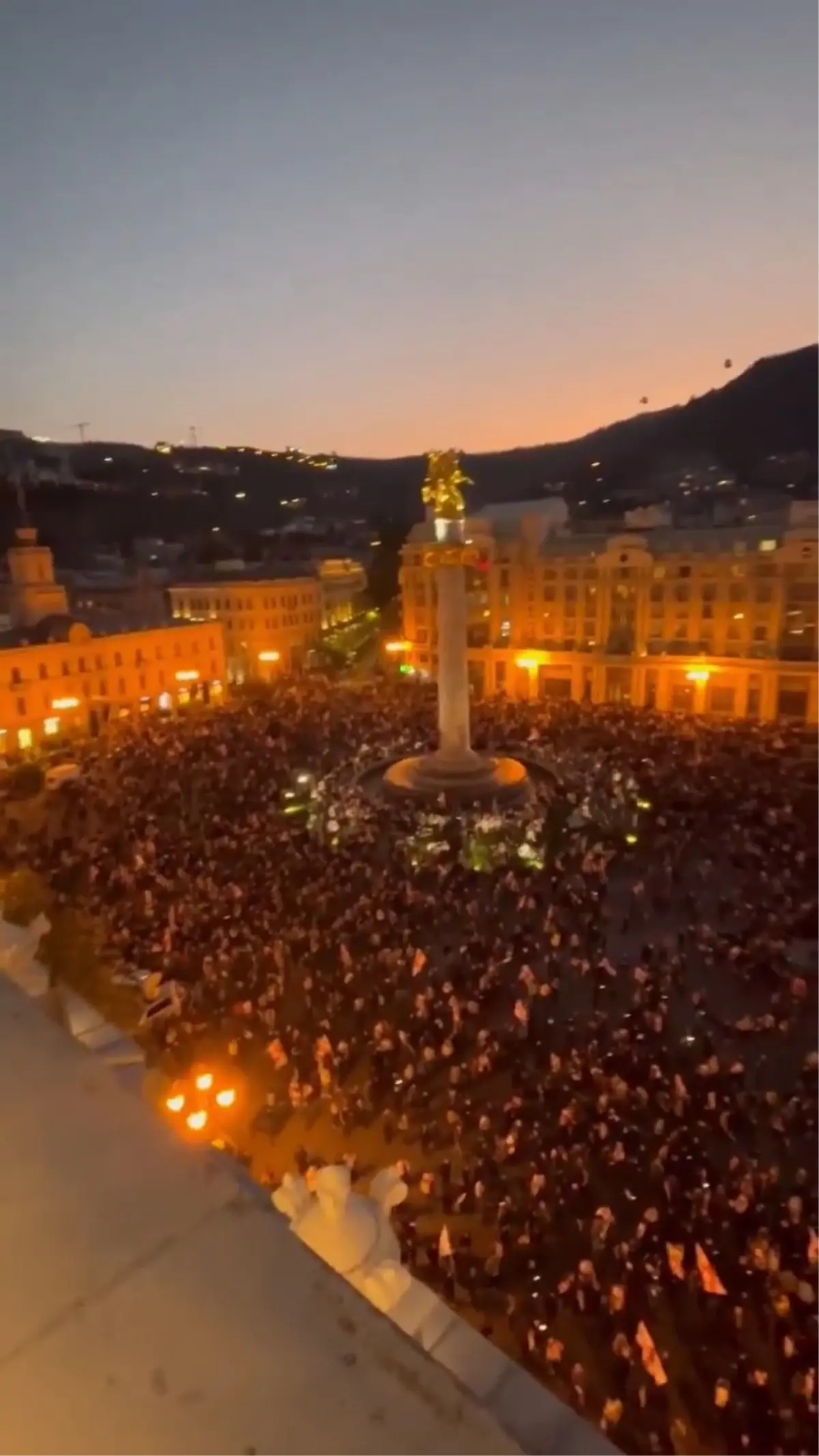 gurcistanda protesto gosterisine mudahale 27 yarali K72X1phF