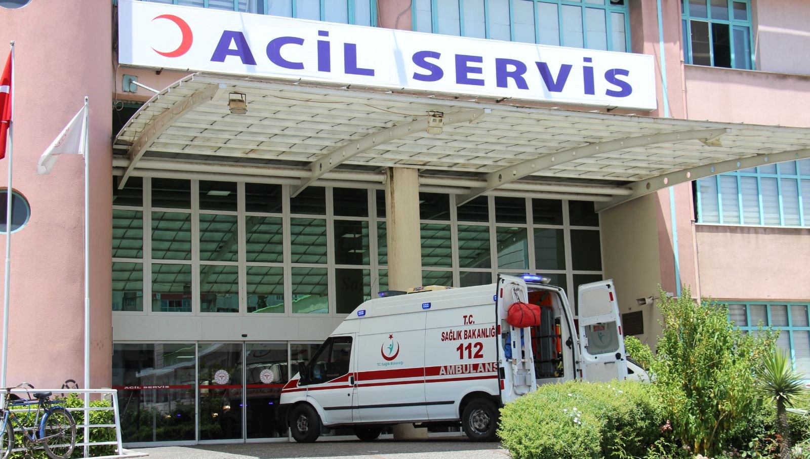 Kontrolden çıkan otomobil sulama kanalına çarptı: 1 ölü kontrolden cikan otomobil sulama kanalina carpti 1 olu g3FUQUBn