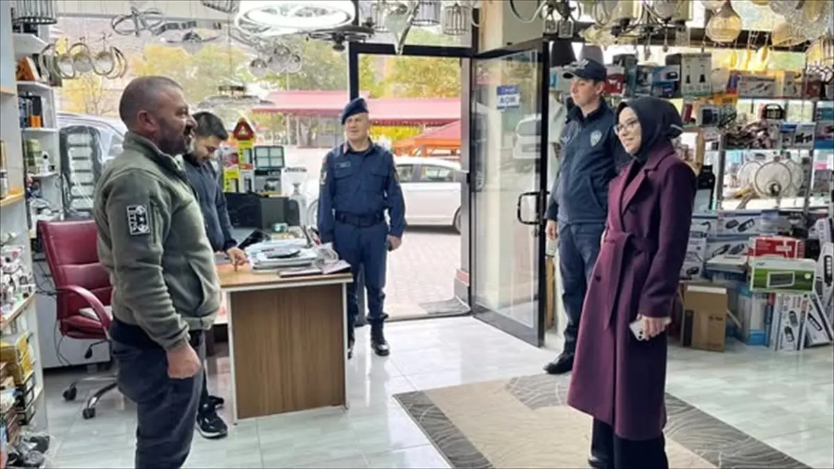 Kaymakam Yücel, Esnafı Ziyaret Etti kaymakam yucel esnafi ziyaret etti 1shS3ihp.jpg