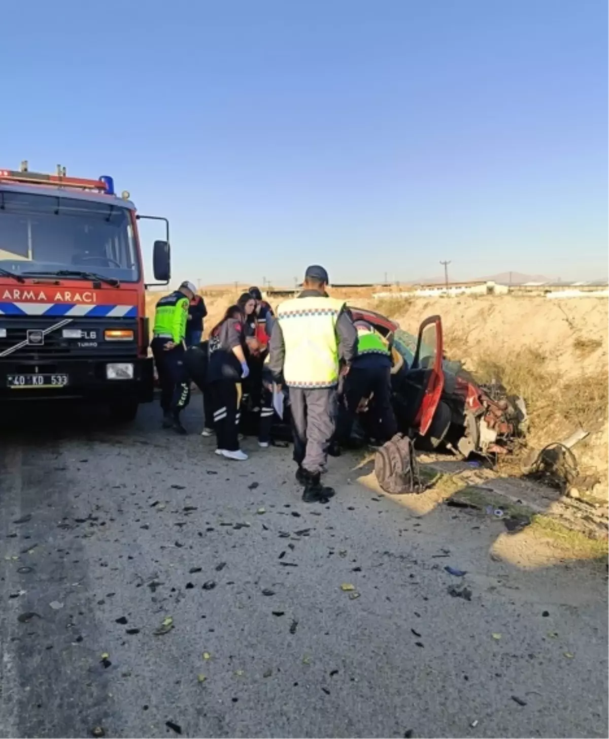 Kırşehir’de Otomobil Kamyonla Çarpıştı: 1 Ölü, 1 Yaralı