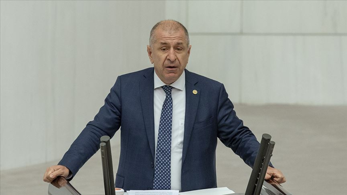 umit ozdagla ahmet davutoglu kavgasi buyuyor gelecekti ama gelemedi RgXLtRQt.jpg