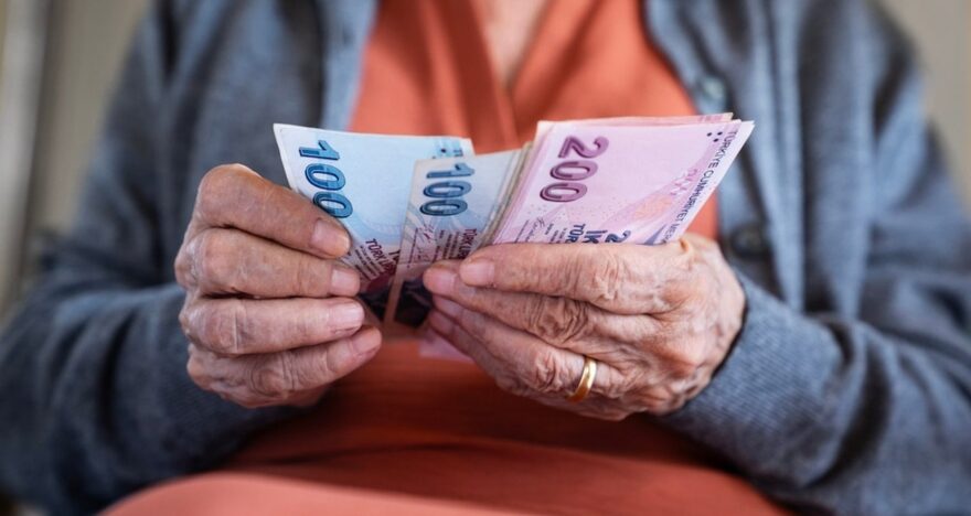 Ev Hanımları İçin Emeklilikte Kolay Çözüm: SGK Uzmanından Önemli Bilgiler