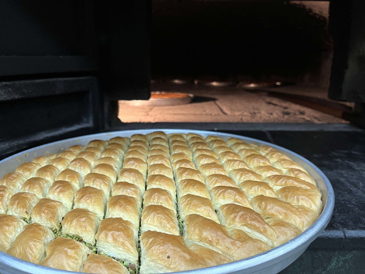 Gaziantep’te Baklava Ustaları Bayram İçin 24 Saat Çalışıyor